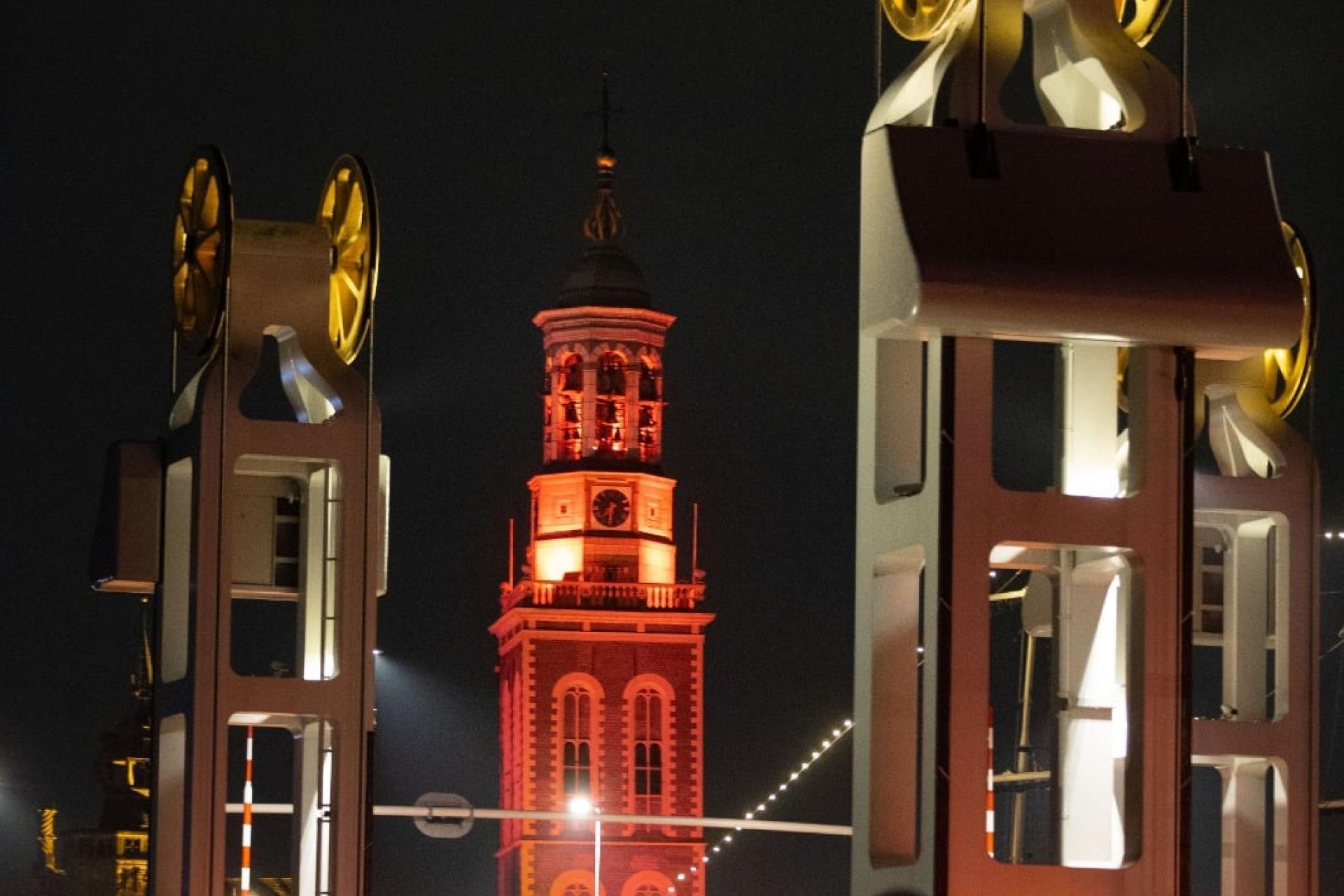 Nieuwe Toren en Stadsbrug kleuren oranje voor Orange the world